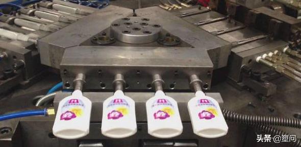 吹瓶机设备结构,吹瓶机是什么设备