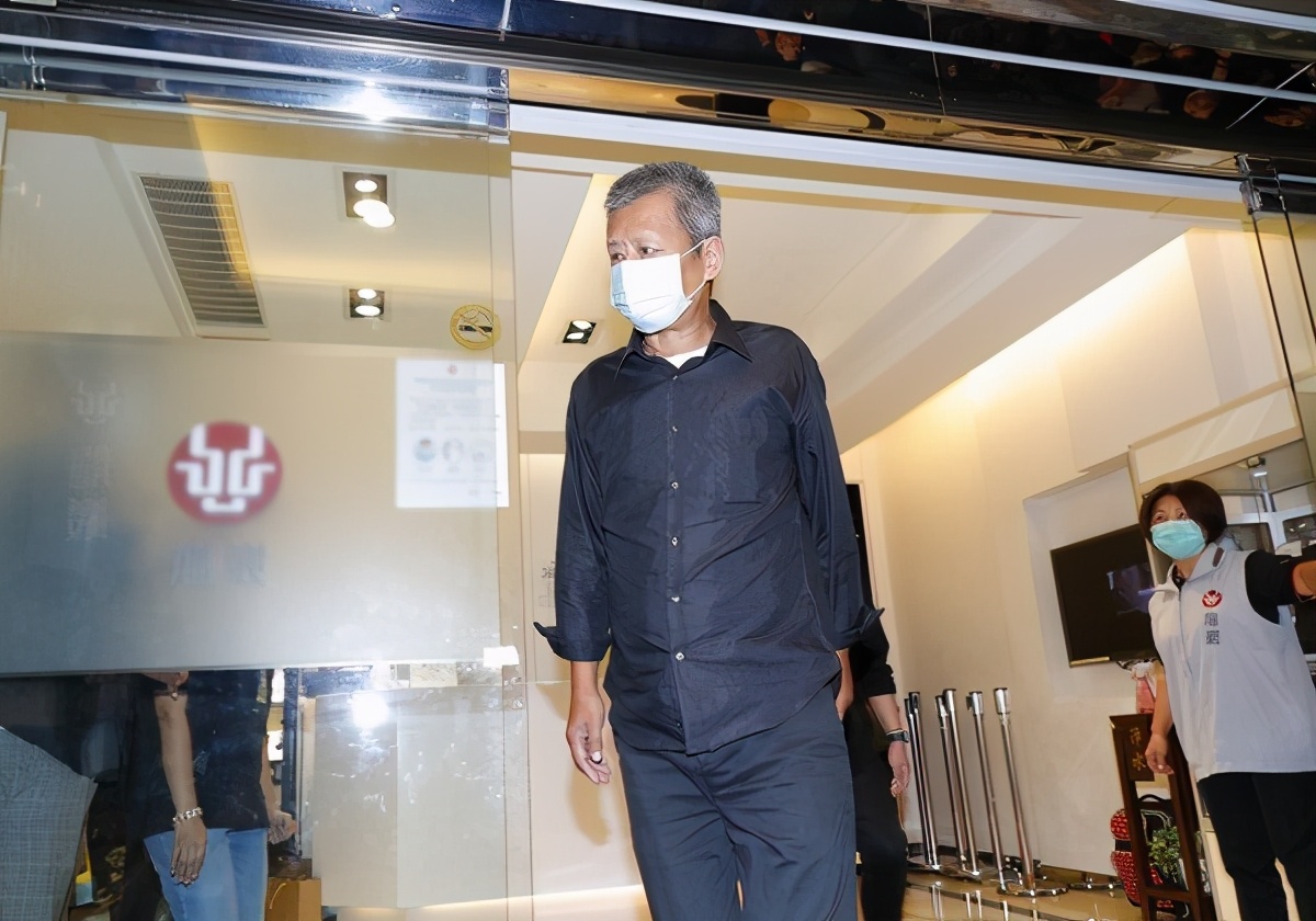 黄鸿升留4280万房产，黄爸还不起房贷，离异的黄妈也能分遗产