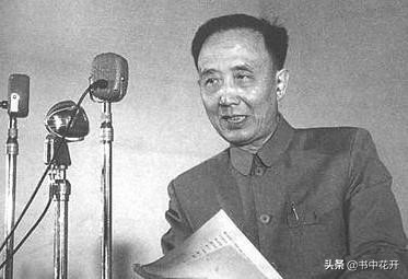 郭沫若受到外国浪漫主义的影响,郭沫若的浪漫主义和爱国主义