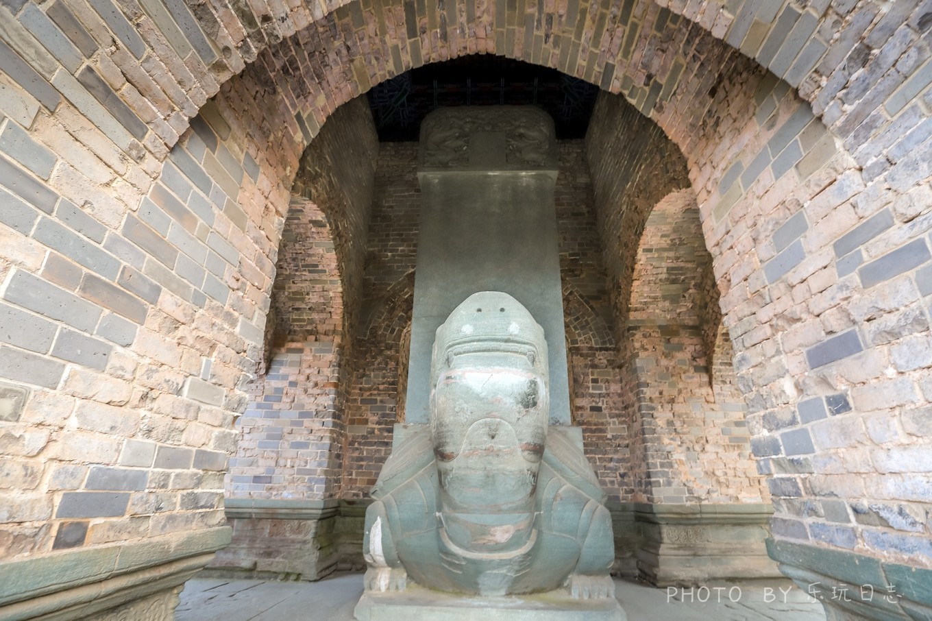 中国的世界文化遗产武当山金顶,悬崖绝壁山水画