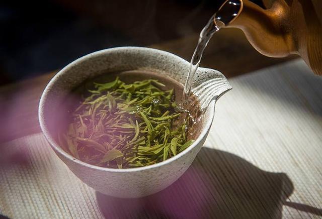 青海特产熬茶,青海熬茶舌尖上的美味