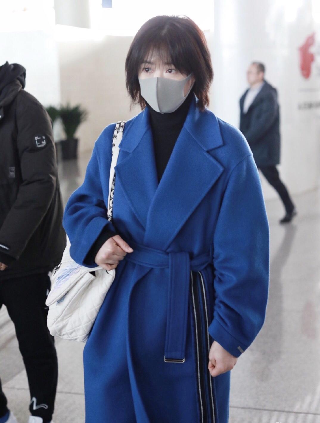 蒋欣同款大衣显瘦高级感正肩,蒋欣又换新发型意外减龄又高级