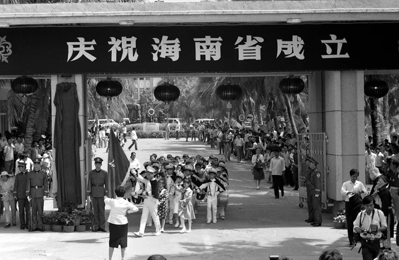 玻尿酸460亿身价,玻尿酸女王发家史