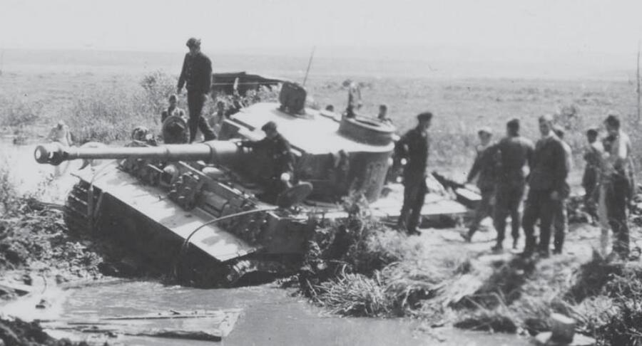 56吨虎式坦克,虎式坦克能跑多快