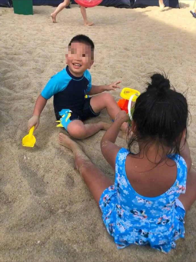 小孩30个月突然变黑,女儿3岁后皮肤越来越黑