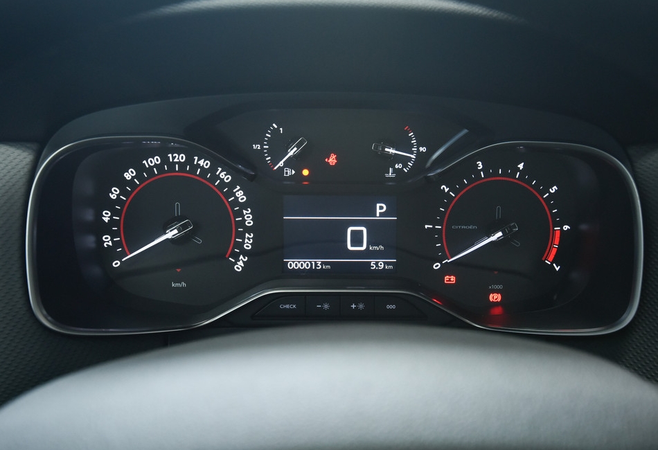 雪铁龙c6对比宝马5系,雪铁龙c6与宝马5系