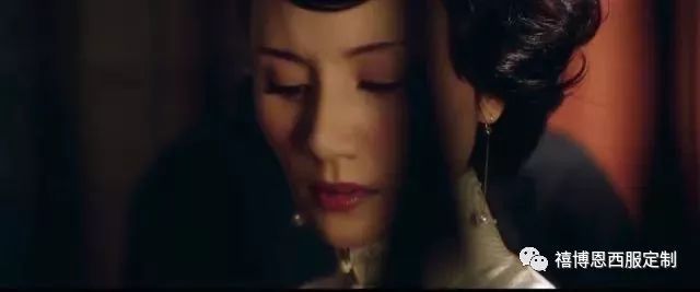 中国女孩儿穿旗袍妙不可言,旗袍所拥有的东方韵味