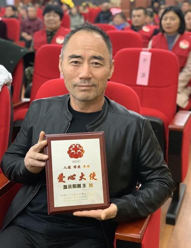 旭日阳刚成名当初唱的歌,旭日阳刚一夜爆红到毫无音讯