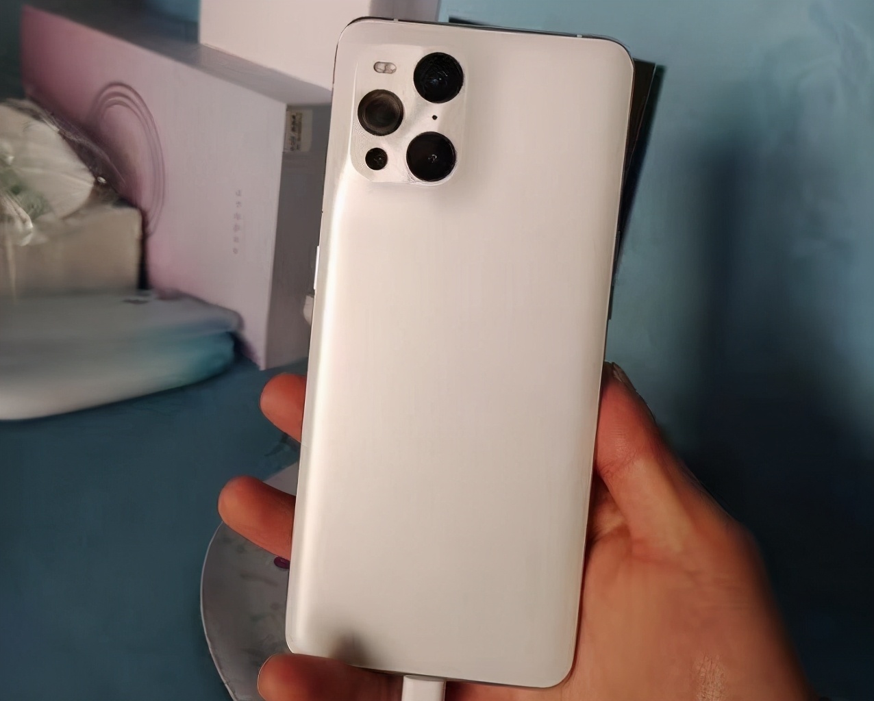 2K+120Hz曲面屏+双主摄+60倍变焦，跌至3899元，OPPO旗舰重回低价