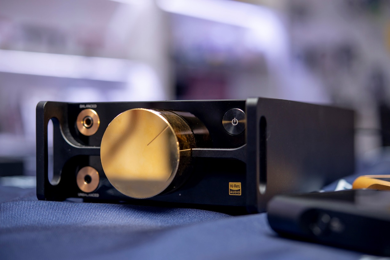 随身王者，强如台机，索六万DMP-Z1顶级音乐*放播**器品评