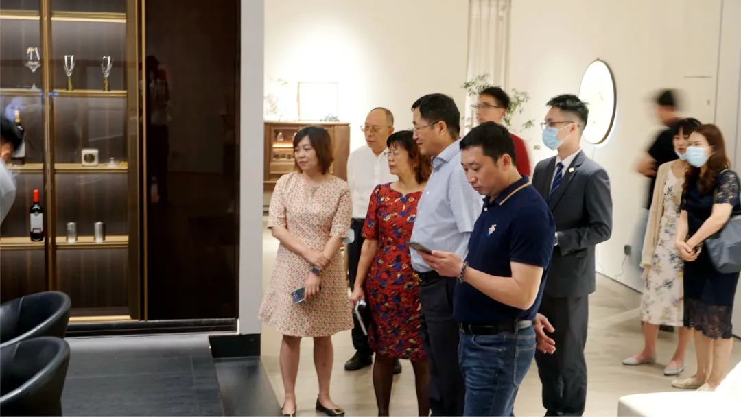 热烈欢迎集团领导莅临座谈会,热烈欢迎领导莅临参观交流