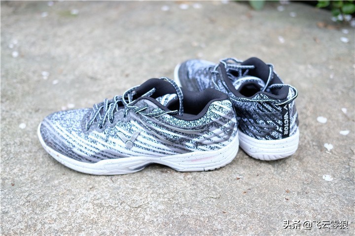 飞云a922评测,羽毛球鞋排行榜前十名中羽