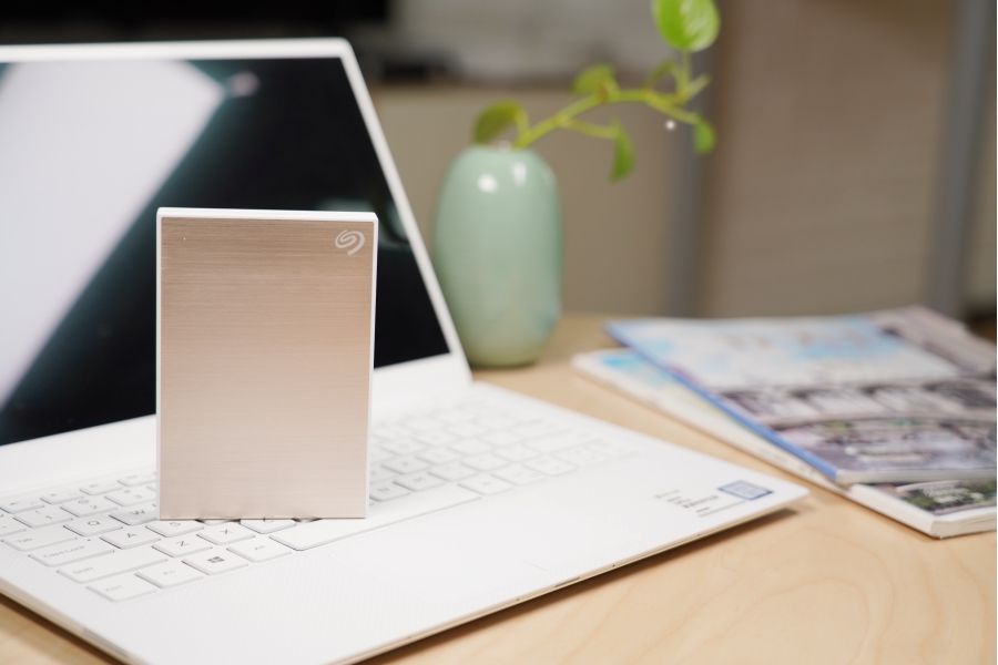 希捷铭系列和希捷桌面移动存储3.5,希捷铭系列移动硬盘买1t还是2t的