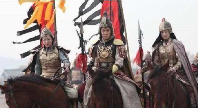 曹操输得最惨的一战割须弃袍,谁曾大败曹操让曹操割须断袍