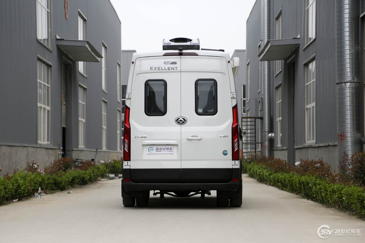 25万大通v90七座,大通v90自动挡5.95米长轴高顶房车