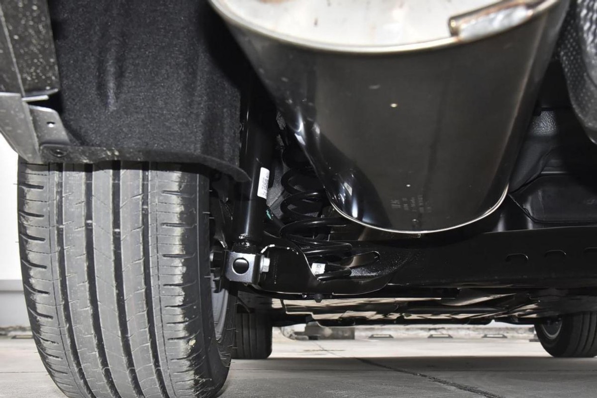 裸车10万入手大众宝来到底值不值,05年的宝来1.8手动现在油耗要多少