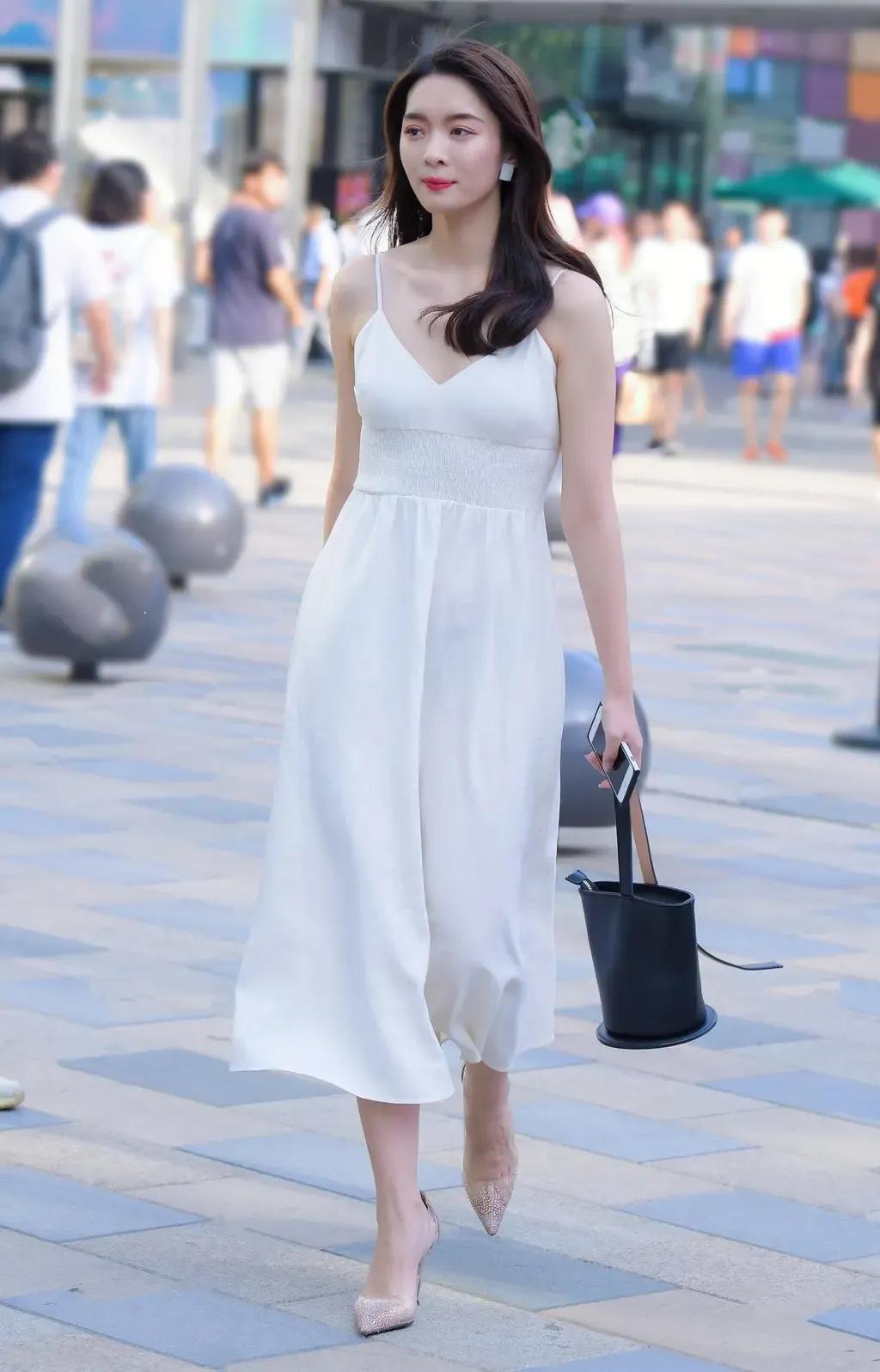 街拍美图时尚气质的小姐姐们,街拍搭配气质漂亮的小姐姐