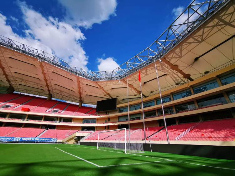 球迷吐槽中国足球的视频,足球场球迷嘲讽