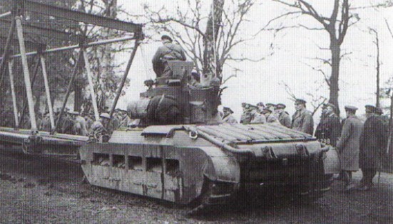 玛蒂尔达坦克介绍,英国玛蒂尔达坦克内部视角