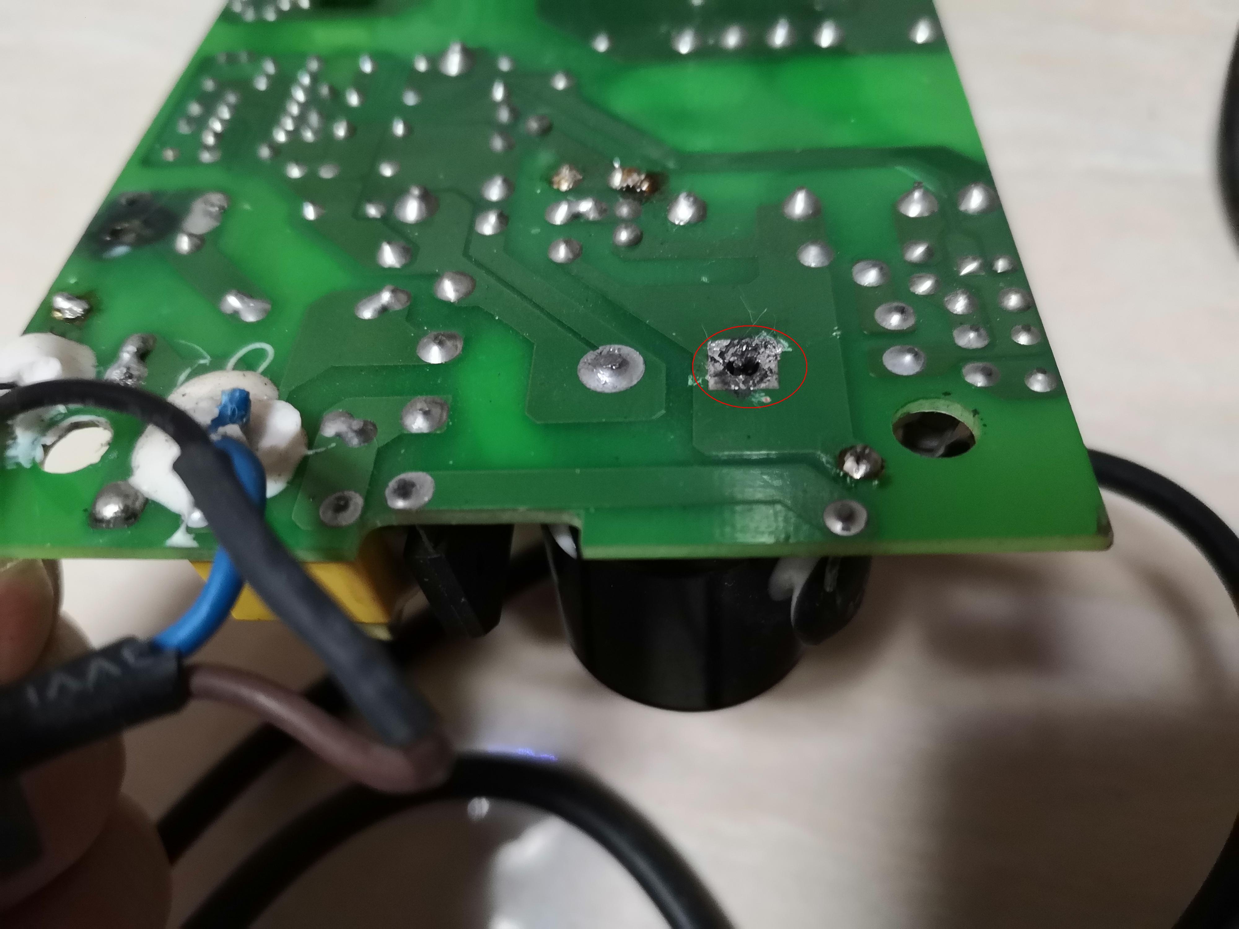 家里突然电压高是啥原因,家里电压正常老是烧灯泡