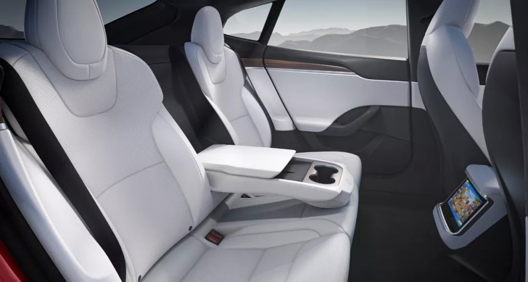 特斯拉的「破格子」，怕是要革了传统超跑的命根子