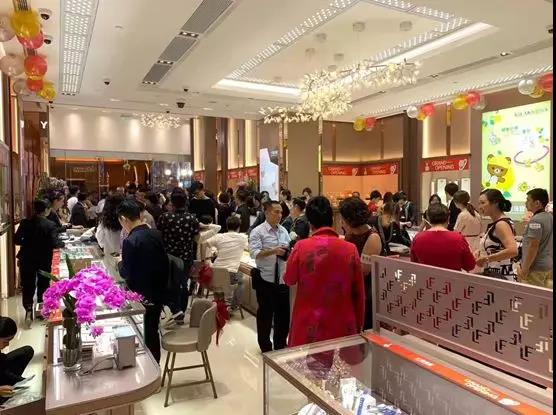 六福珠宝阿罗海店,菲律宾六福珠宝