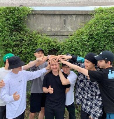 金俊勉长发短发对比图,金俊勉正脸照