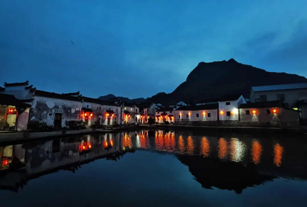 夜新叶，新叶夜，夜夜夜夜夜！唱吧醉仙居，探秘奶茶吧，茶憩戏曲馆，漫步烟花巷……每周六晚