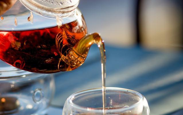 红茶养胃还是伤胃喝红茶注意事项,喝红茶可以解油腻吗