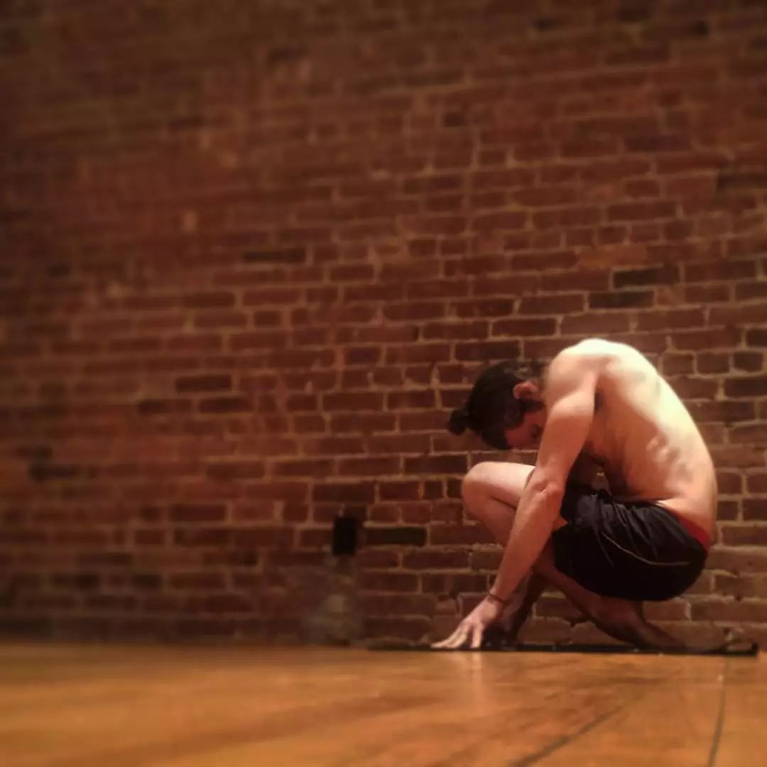 来练瑜伽提升气质,温和的瑜伽运动