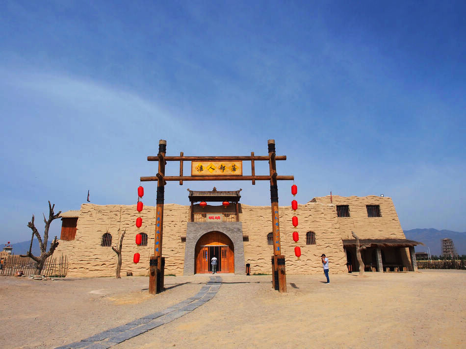 跟着星爷和老谋子的电影,去逛这座大名鼎鼎的西北影视城堡