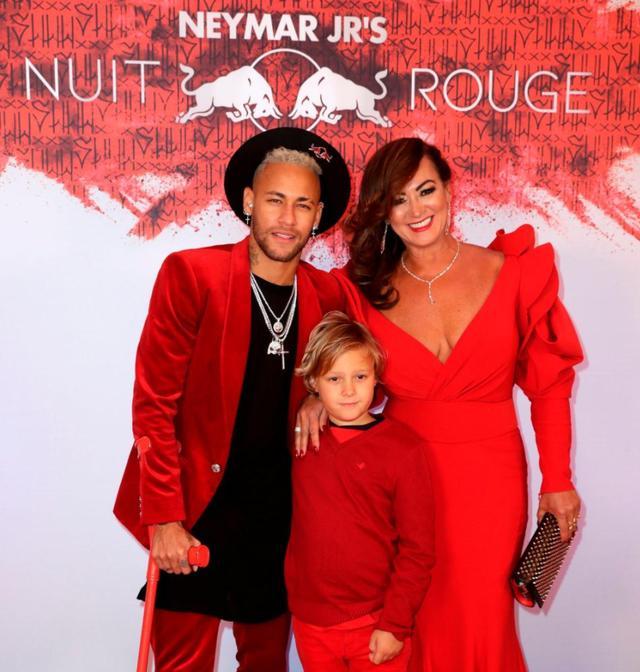 欧冠曼联憾平瓦伦西亚,欧冠曼联夺冠礼包