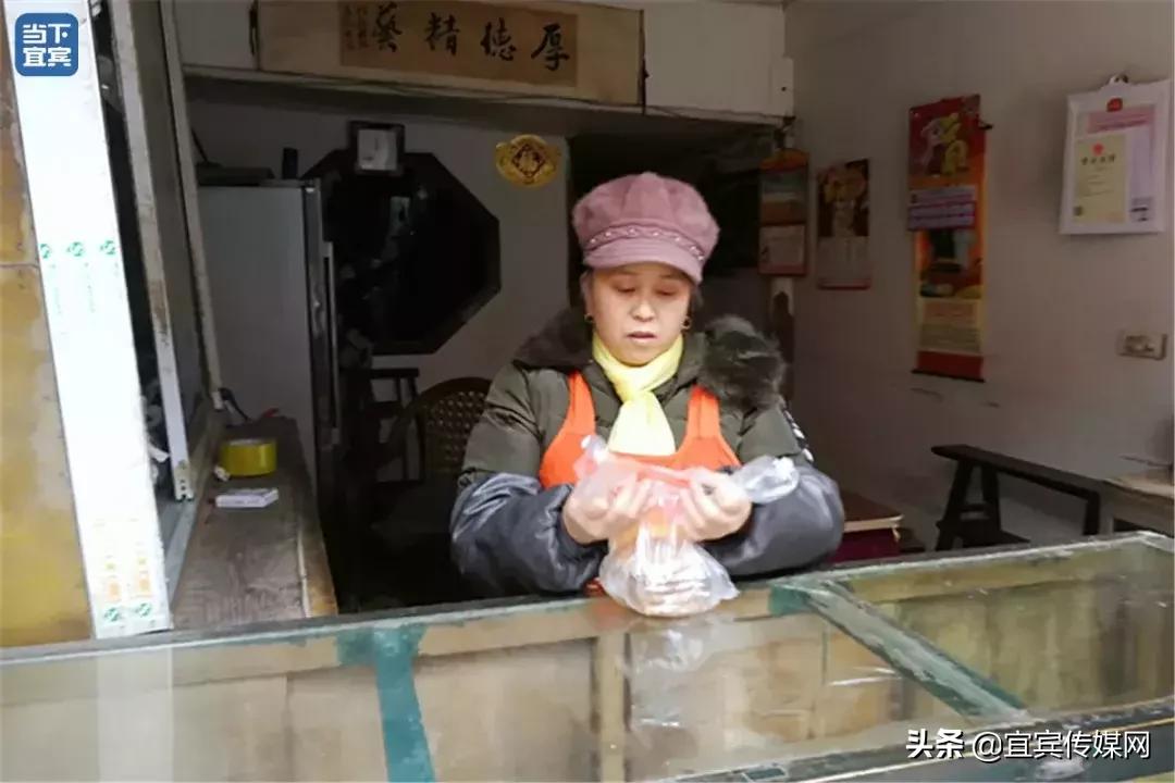 2块钱坐一次轮船,2块钱轮渡游览千亿夜景