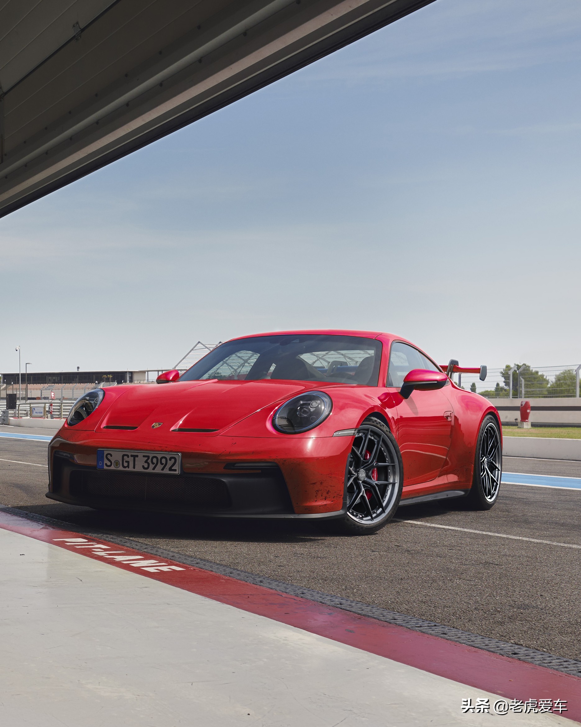 风火轮保时捷911gt3绿色改装,保时捷911轮毂升级20寸怎么改