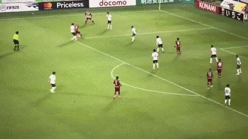 近几年退役的中场大师,巴塞罗那巅峰中场