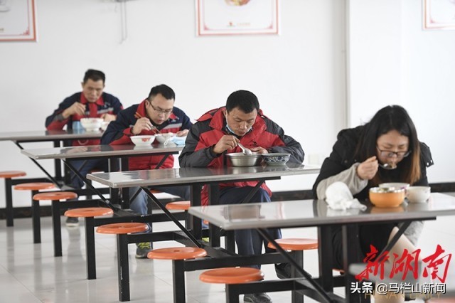 在习*平近**总书记重要讲话指引下｜战场往前推筑牢“第一线”——湖南织密社区、园区、厂区疫情防控网纪实