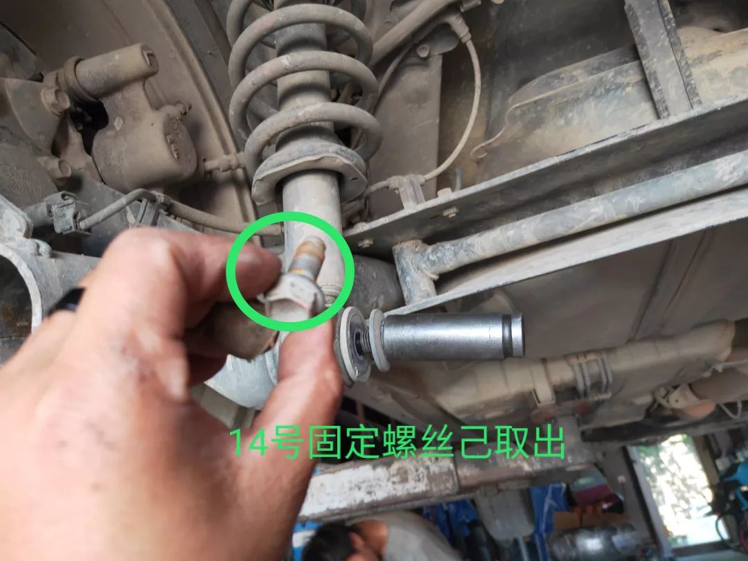 比亚迪f3更换丰田花冠减震器,丰田花冠后减震更换视频