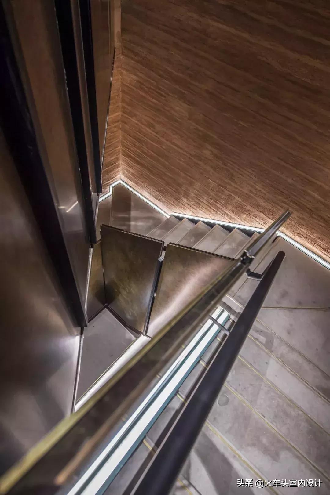 仿古夯土墙效果图大全,现代夯土墙建造的别墅