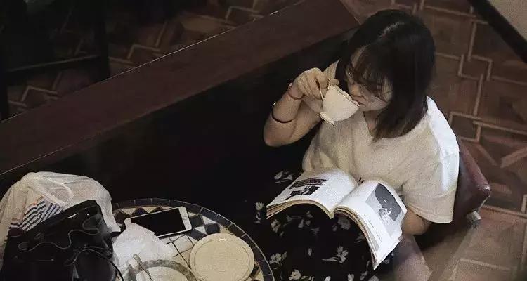 网红一夜收入千万,网红一夜之间一无所有