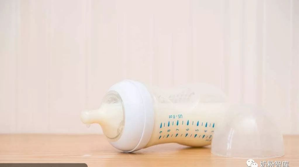 宝宝换奶粉转奶的原则,宝宝奶粉转奶的正确方法