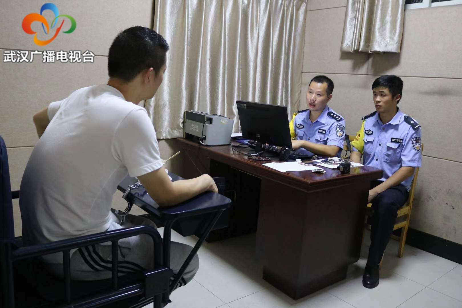 手机支付超过十万余额怎么回事,手机支付借钱