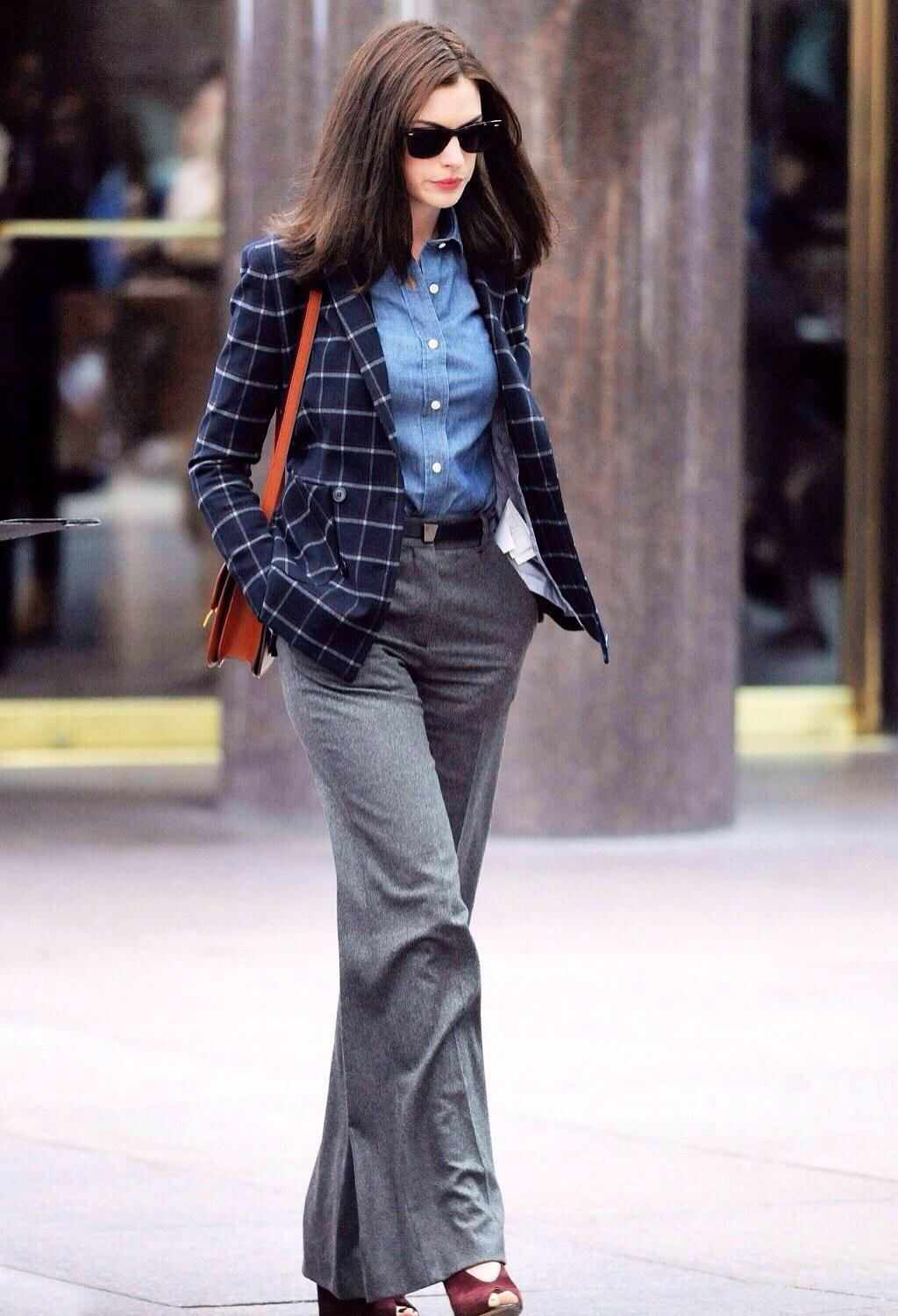 过了4年,《实习生》带着它的“gentlewoman”穿搭,又火回来了