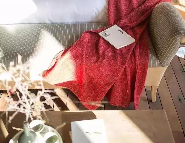 49岁大叔建石头房,50岁大叔花了2800娶个媳妇