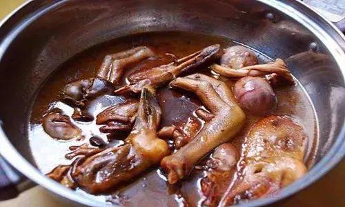 卤菜卤水发苦怎么回事,卤菜的卤水酸了怎么挽救