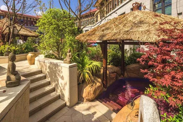 冬天真的来了！自带温泉的高颜值酒店，不用去日本，浙江就有！