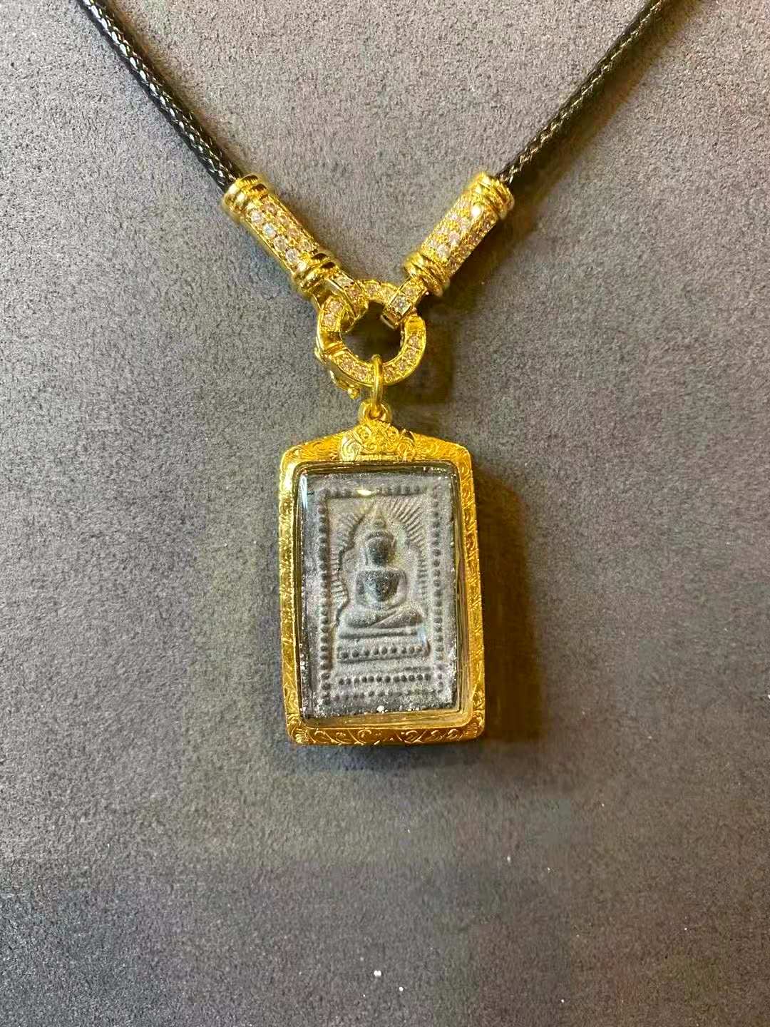 泰国金佛寺佛牌骗局 (缅甸佛牌和泰国佛牌)