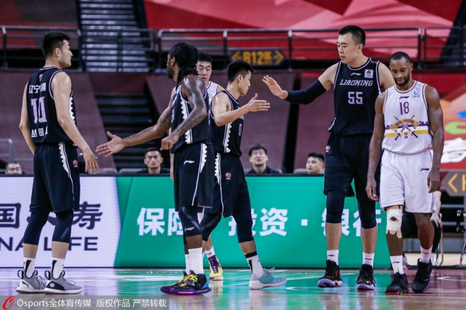 辽宁男篮战胜青岛换帅后首场新闻,辽宁换帅贺天举