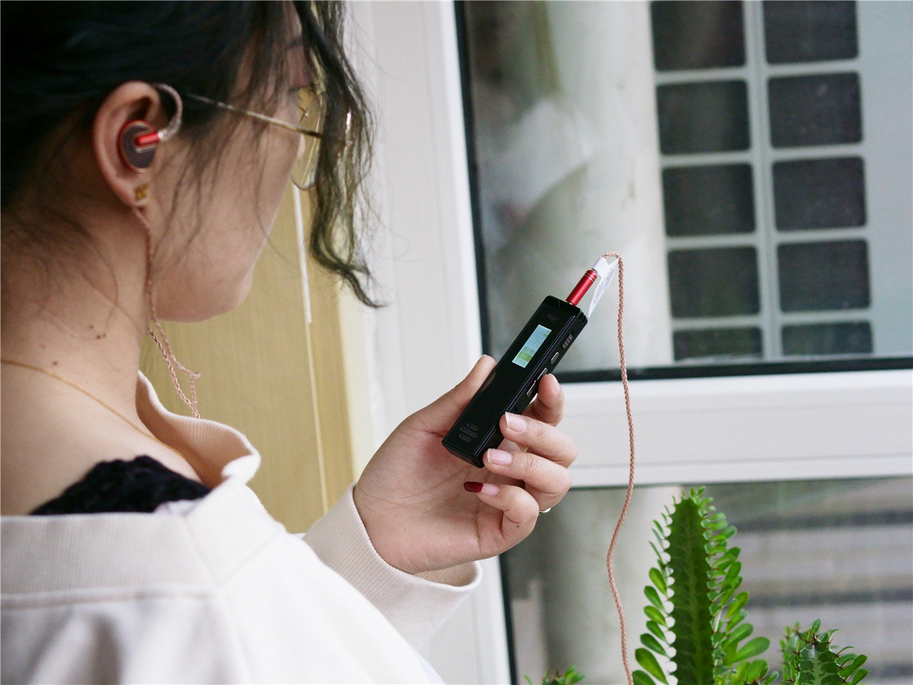 爱国者6811数码录音笔如何听mp3,爱国者r6811录音笔简评不足200元