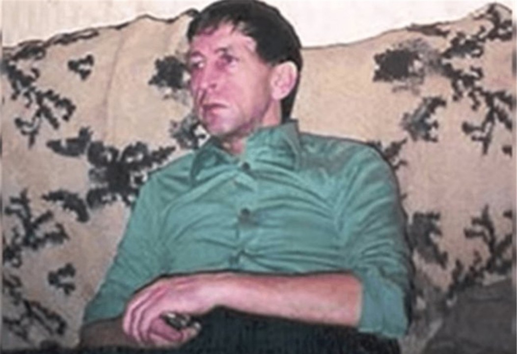 他把头伸进粒子加速器，被接近光速的质子束“轰击”，最后怎样了