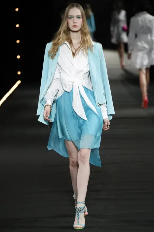 小胸怎么调理变大,小胸怎么做到聚拢